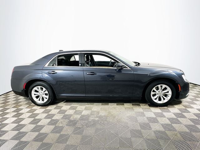 2016 Chrysler 300 Limited