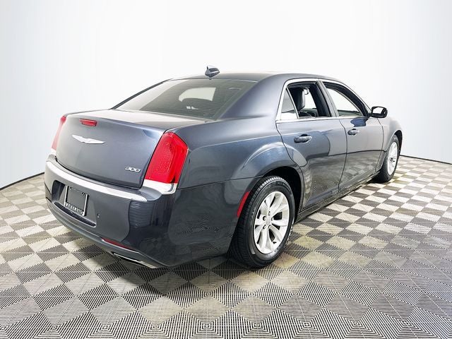 2016 Chrysler 300 Limited