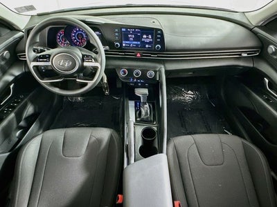 2022 Hyundai ELANTRA SE