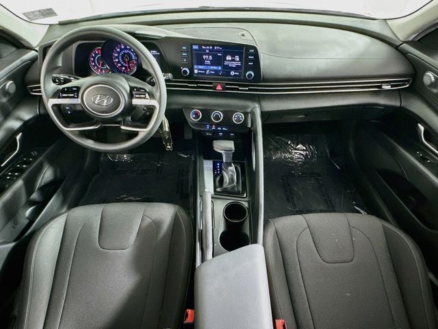 2022 Hyundai ELANTRA SE