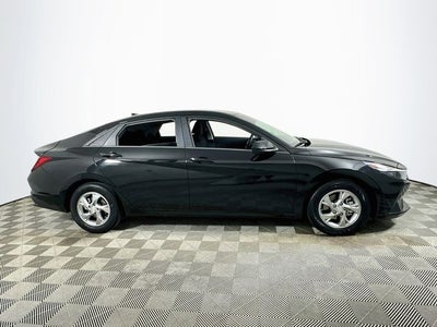 2022 Hyundai ELANTRA SE