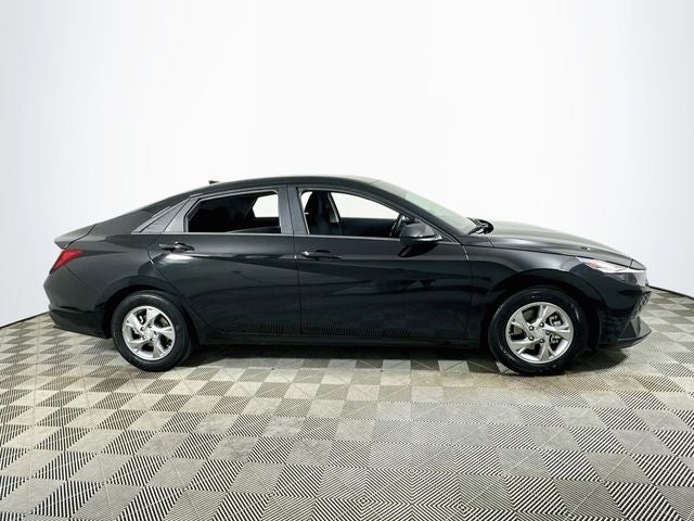 2022 Hyundai ELANTRA SE