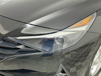 2022 Hyundai ELANTRA SE