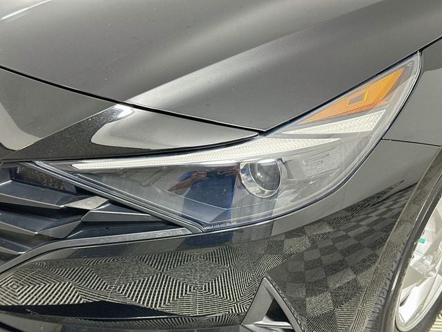 2022 Hyundai ELANTRA SE
