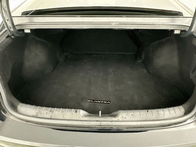2022 Hyundai ELANTRA SE