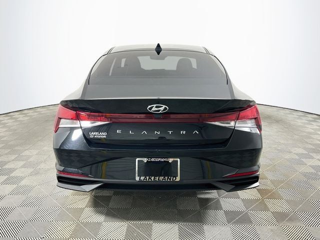 2022 Hyundai ELANTRA SE