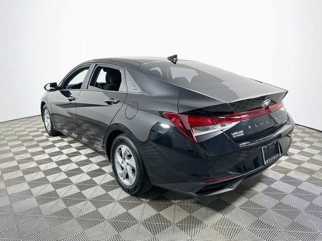 2022 Hyundai ELANTRA SE