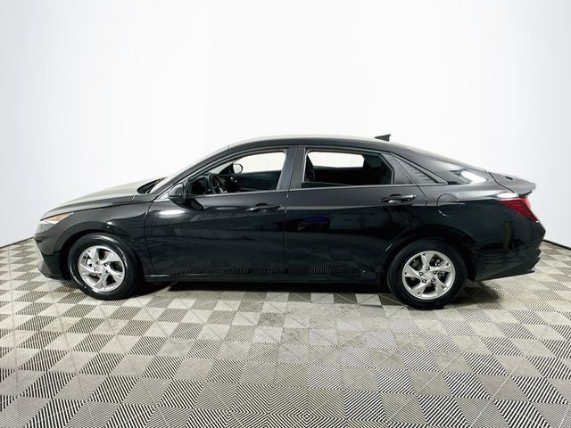 2022 Hyundai ELANTRA SE