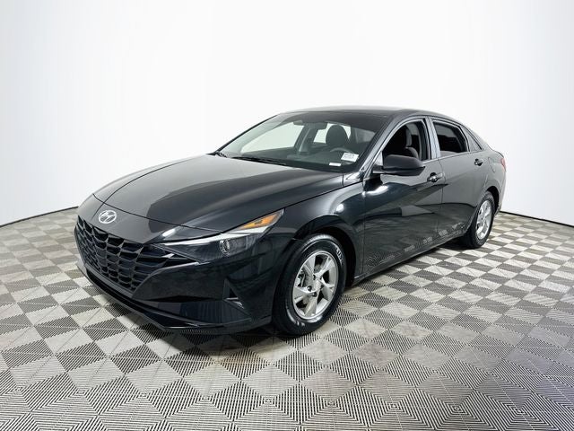 2022 Hyundai ELANTRA SE