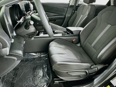 2022 Hyundai ELANTRA SE