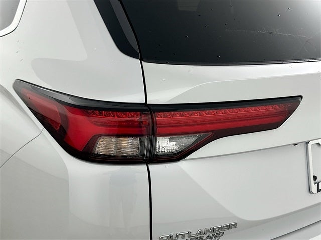 2023 Mitsubishi Outlander SE Special Edition