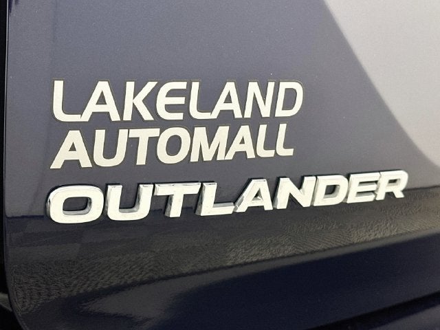 2023 Mitsubishi Outlander SE