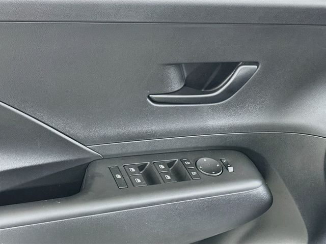 2027 Hyundai KONA SE FWD