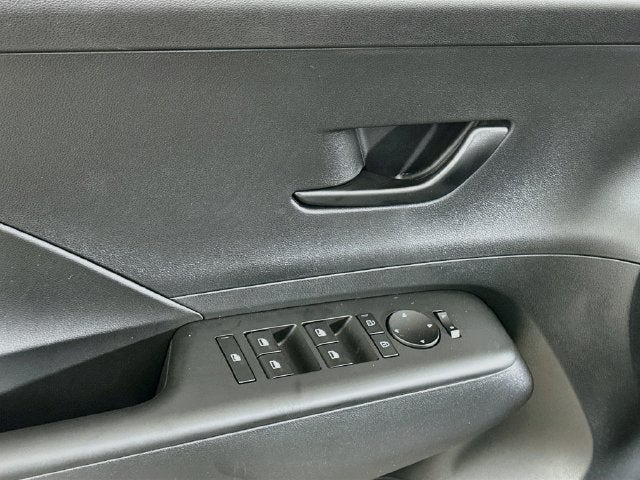 2027 Hyundai KONA SE FWD