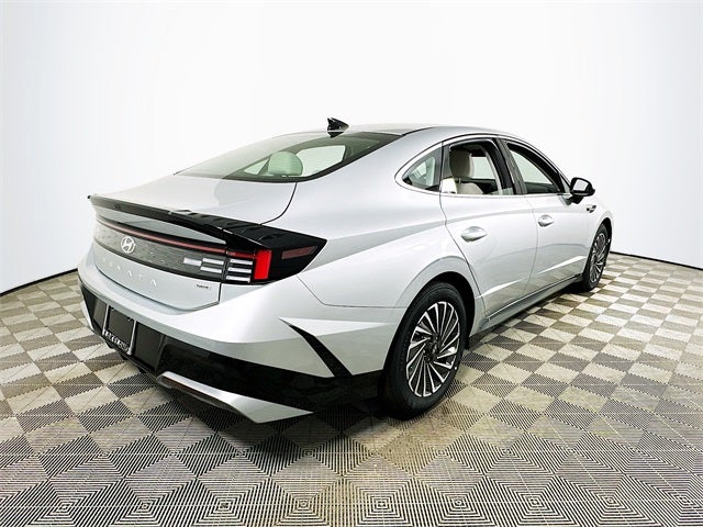2025 Hyundai SONATA HYBRID SEL