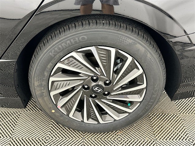 2025 Hyundai SONATA HYBRID SEL