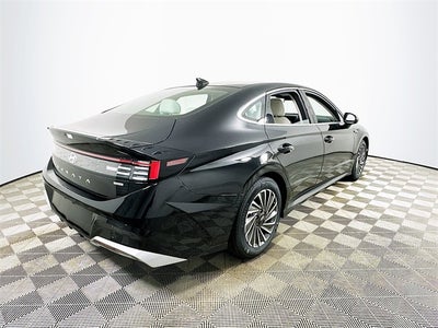 2025 Hyundai SONATA HYBRID SEL