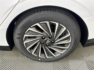 2025 Hyundai SONATA HYBRID SEL