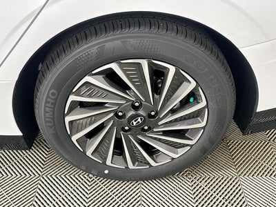 2026 Hyundai SONATA HYBRID SEL