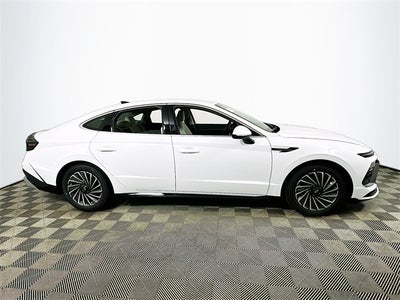 2025 Hyundai SONATA HYBRID SEL