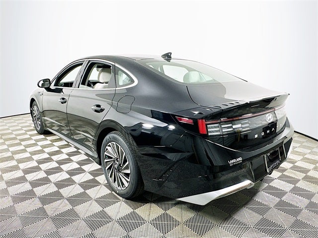 2025 Hyundai SONATA HYBRID SEL