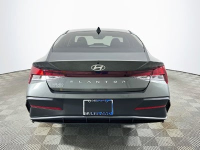2026 Hyundai ELANTRA SE