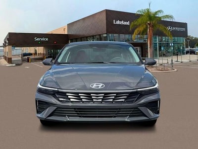 2026 Hyundai ELANTRA SE
