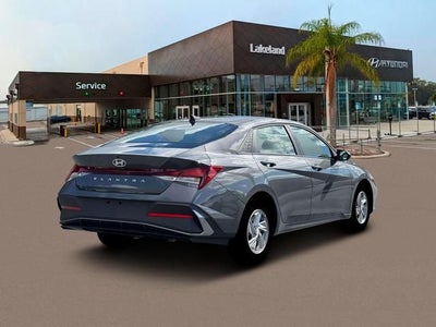 2026 Hyundai ELANTRA SE