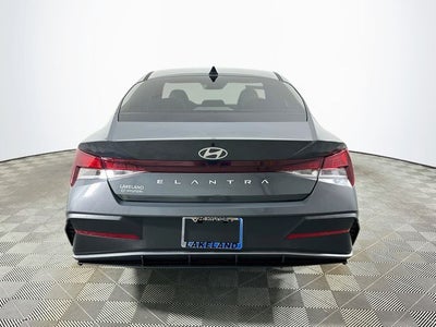 2026 Hyundai ELANTRA SE