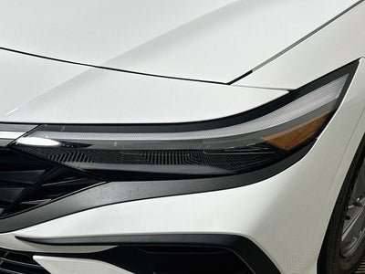 2025 Hyundai ELANTRA SE