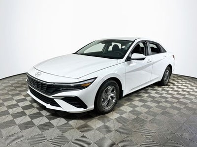 2025 Hyundai ELANTRA SE