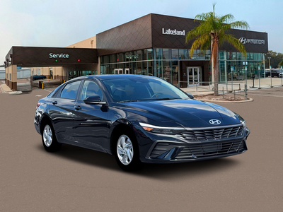 2026 Hyundai ELANTRA SE