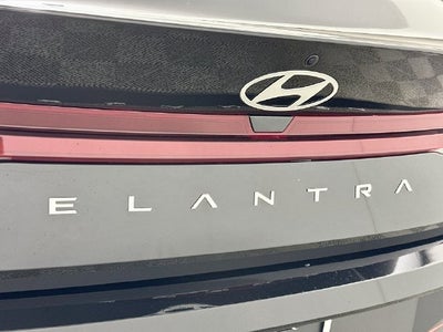 2026 Hyundai ELANTRA SE