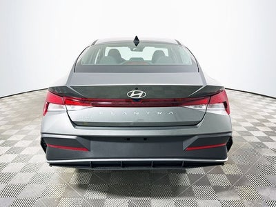 2026 Hyundai ELANTRA SE
