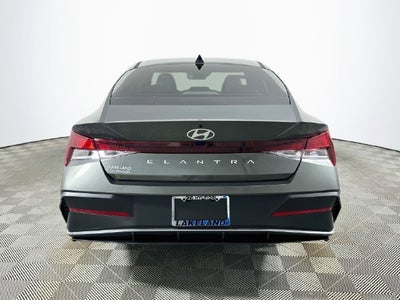 2026 Hyundai ELANTRA SE