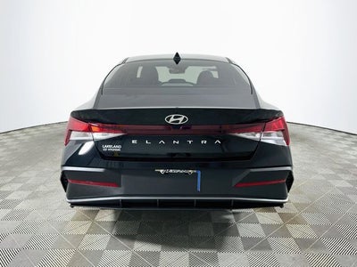 2026 Hyundai ELANTRA SE