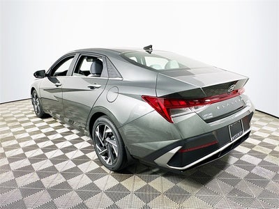 2025 Hyundai ELANTRA Limited