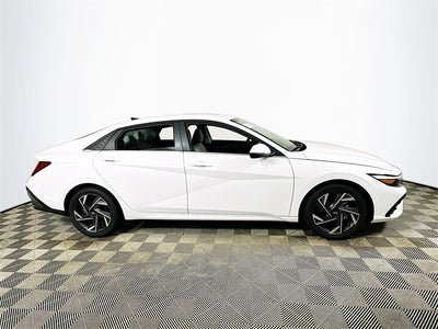 2025 Hyundai ELANTRA Limited