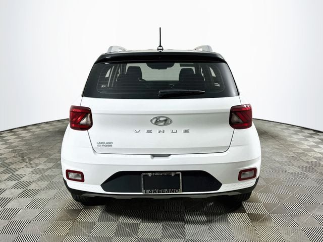 2026 Hyundai VENUE SEL W/Two-Tone Roof